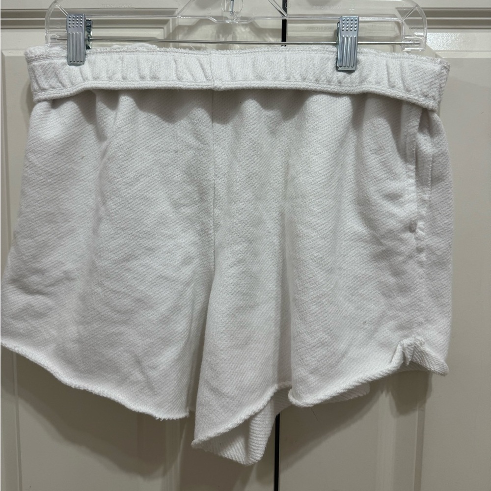 Super cute and comfy white aerie sweat shorts!!!